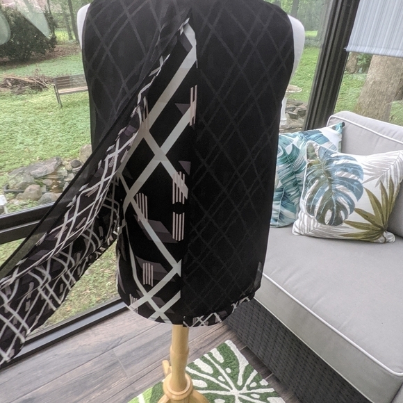 WHBM Layered Split Back V Neck Sleeveless High Low Blouse - Picture 7 of 7